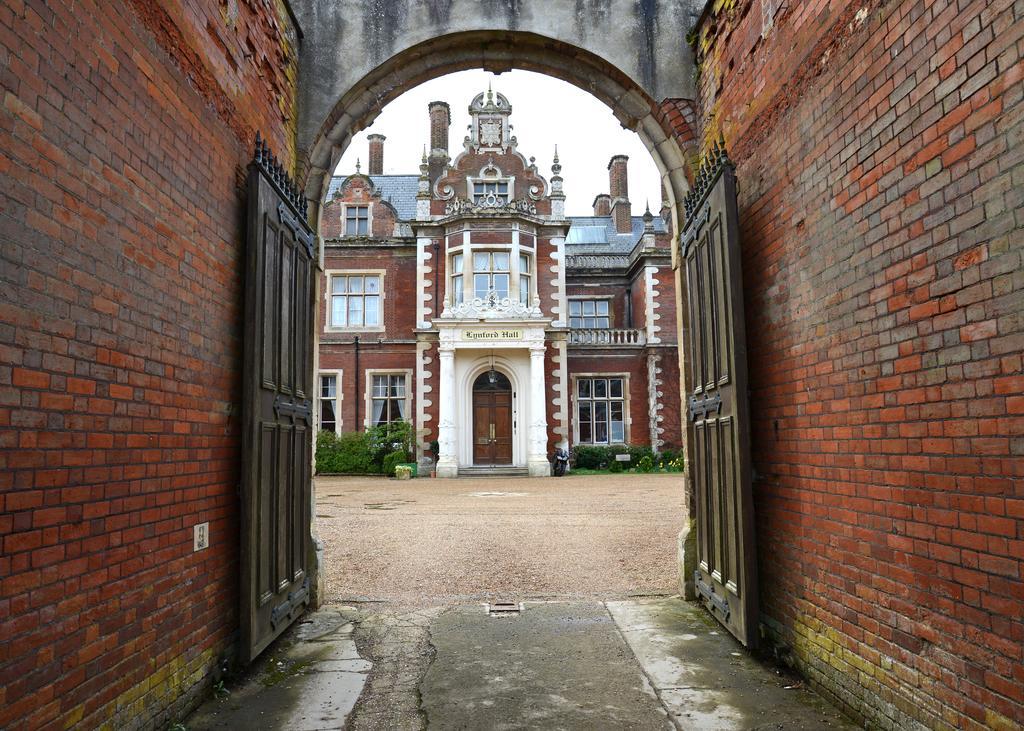 Lynford Hall Hotel Mundford Exterior photo